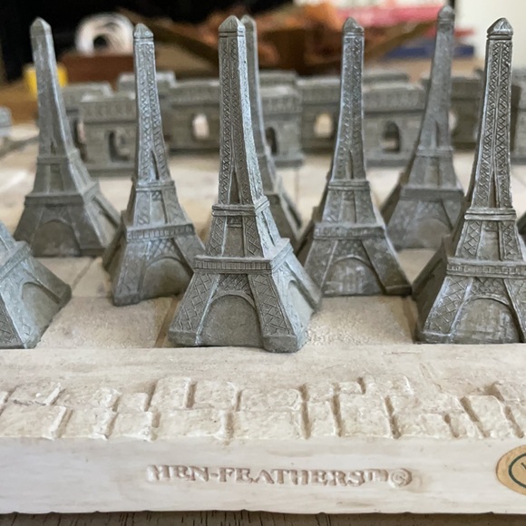 Hen Feathers Paris Checkers Set - Picture 3 of 15